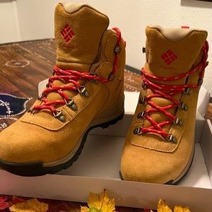 Columbia Womens Waterproof Amped Hiking Boot